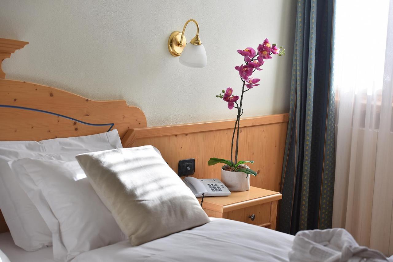 Hotel Interalpen Isolaccia Zewnętrze zdjęcie