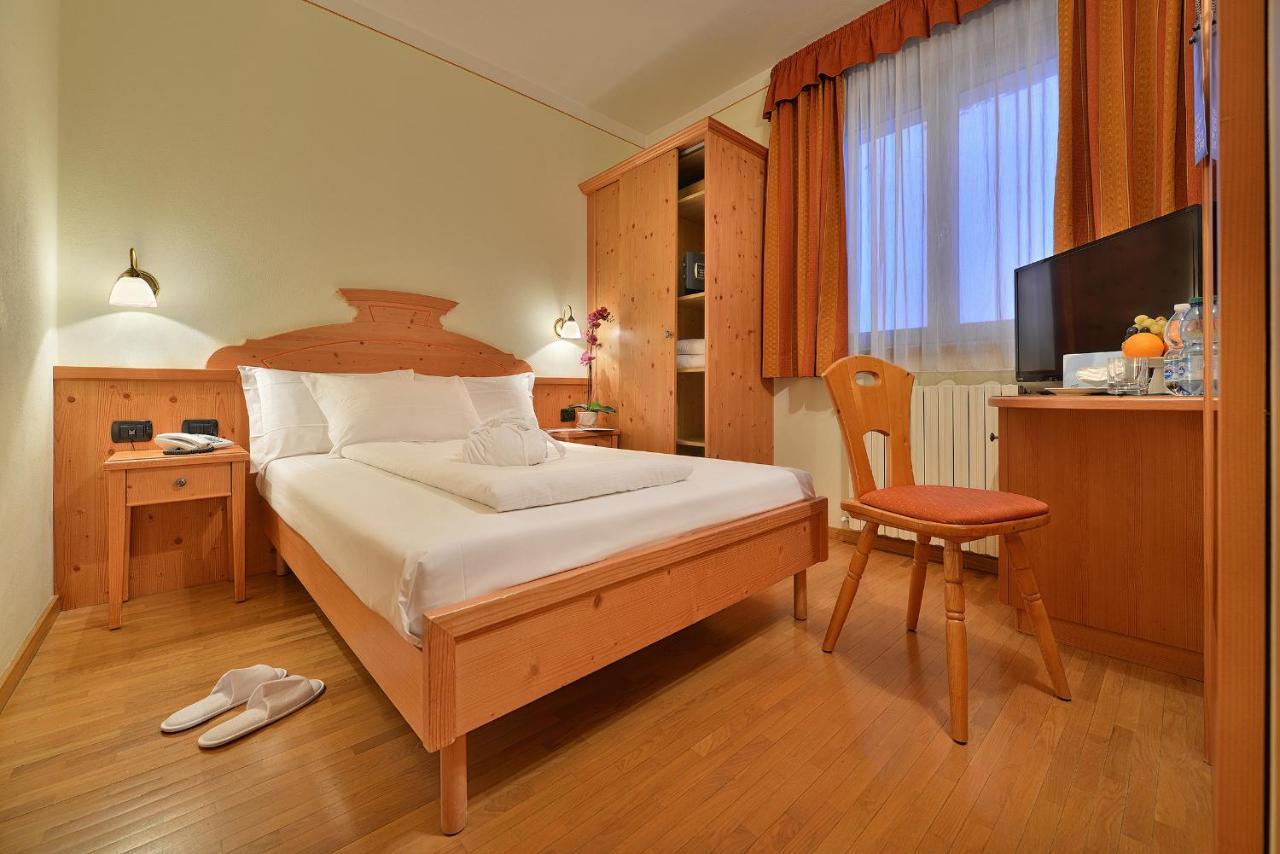Hotel Interalpen Isolaccia Zewnętrze zdjęcie
